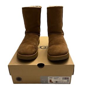 UGG Boots Classic Short Chestnut Size 6